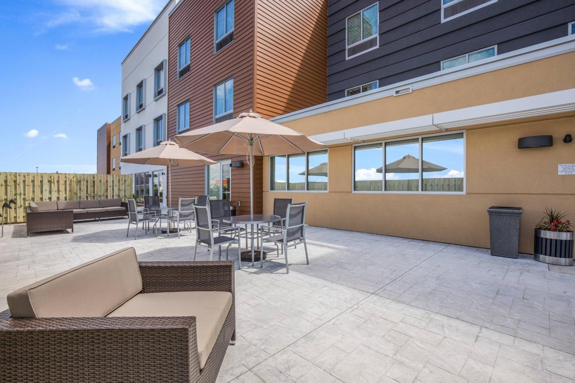 Fairfield Inn & Suites Whitewater Exterior foto